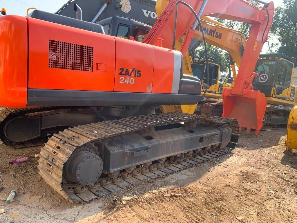 Hitachi Zaxis 240 - Telakaivukone: kuva Hitachi Zaxis 240 - Telakaivukone Hitachi Zaxis 240 - Telakaivukone: kuva Hitachi Zaxis 240 - Telakaivukone