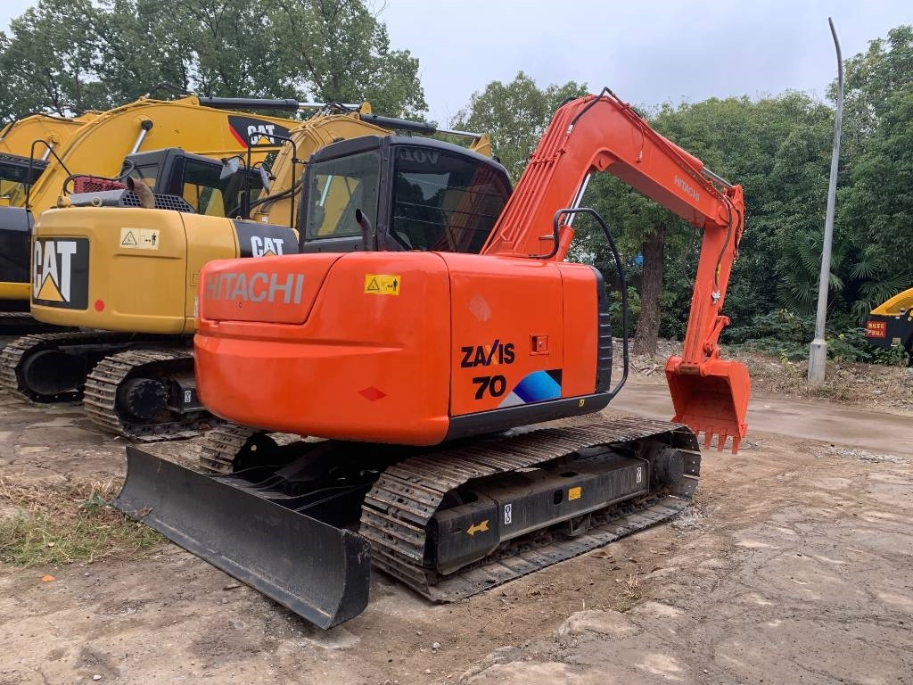 Hitachi Zaxis 70 - Telakaivukone: kuva Hitachi Zaxis 70 - Telakaivukone Hitachi Zaxis 70 - Telakaivukone: kuva Hitachi Zaxis 70 - Telakaivukone
