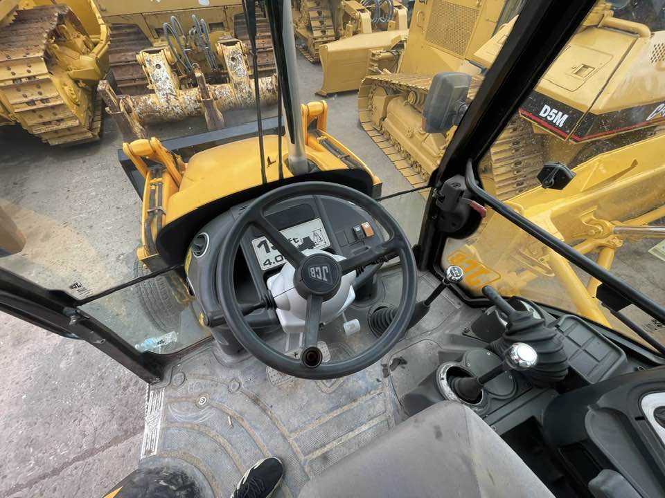 JCB 3CX - Kaivuri-trukki: kuva JCB 3CX - Kaivuri-trukki JCB 3CX - Kaivuri-trukki: kuva JCB 3CX - Kaivuri-trukki
