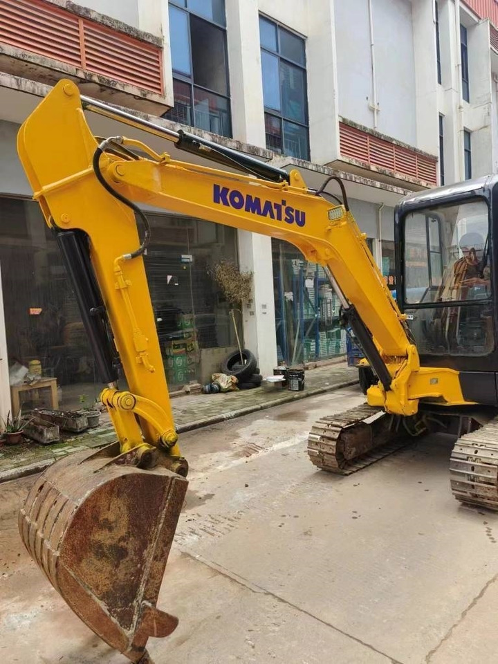 Komatsu PC 35MR-8 - Minikuormaaja: kuva Komatsu PC 35MR-8 - Minikuormaaja Komatsu PC 35MR-8 - Minikuormaaja: kuva Komatsu PC 35MR-8 - Minikuormaaja