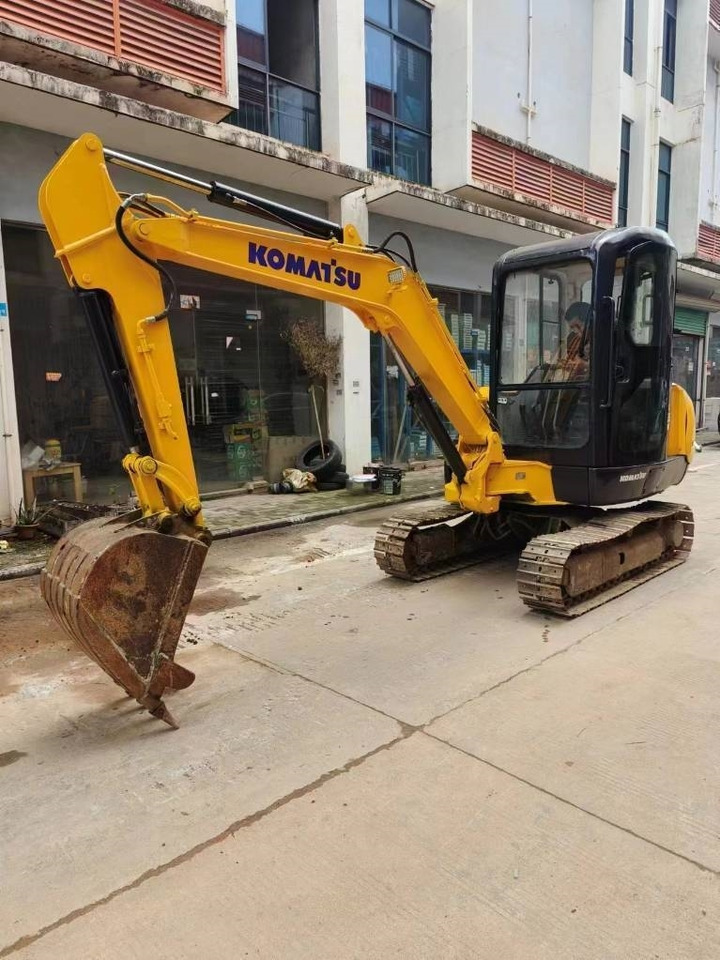 Komatsu PC 35MR-8 - Minikuormaaja: kuva Komatsu PC 35MR-8 - Minikuormaaja Komatsu PC 35MR-8 - Minikuormaaja: kuva Komatsu PC 35MR-8 - Minikuormaaja
