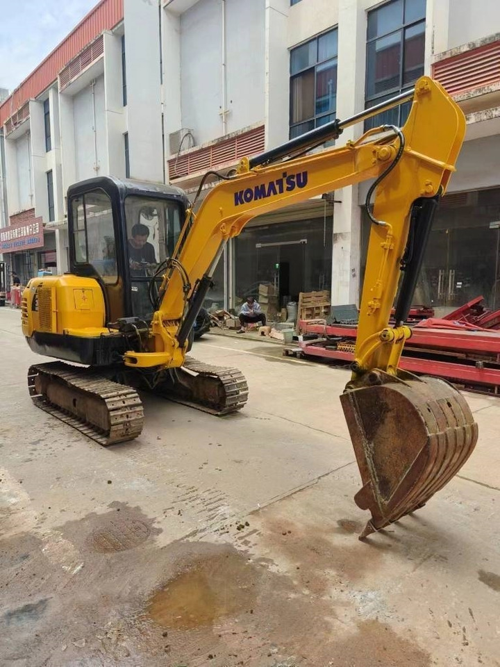 Komatsu PC 35MR-8 - Minikuormaaja: kuva Komatsu PC 35MR-8 - Minikuormaaja Komatsu PC 35MR-8 - Minikuormaaja: kuva Komatsu PC 35MR-8 - Minikuormaaja