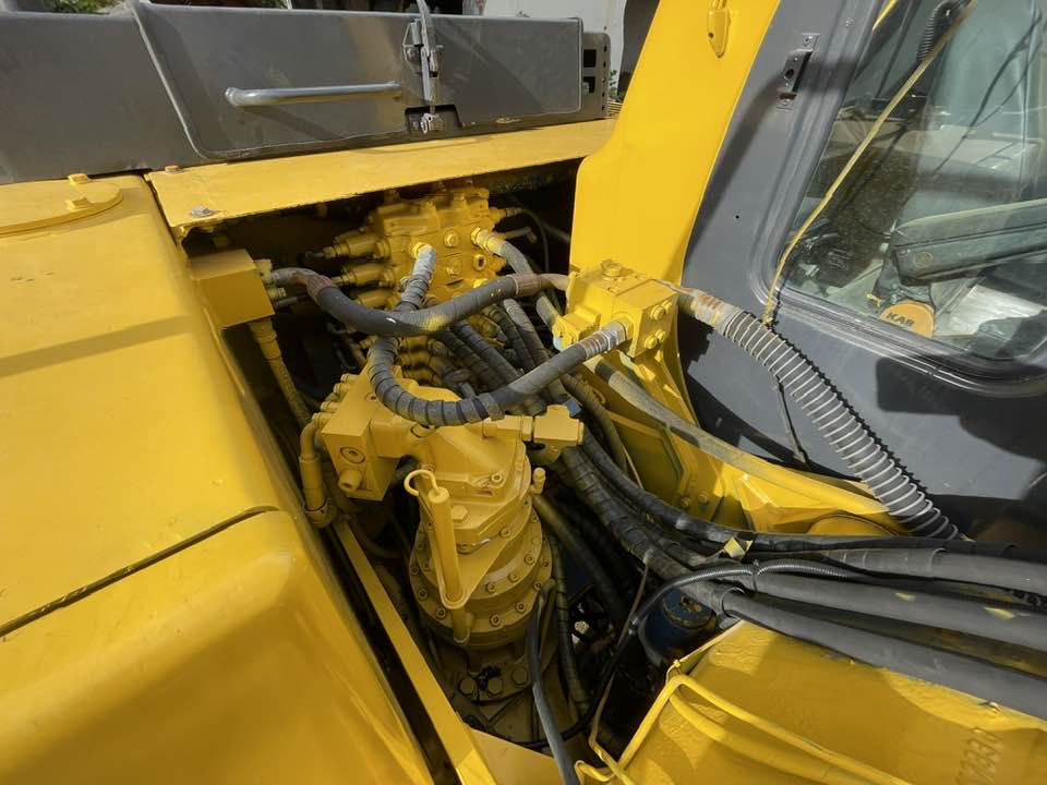 Komatsu PC160LC-7/-8 - Pyöräalustainen kaivinkone: kuva Komatsu PC160LC-7/-8 - Pyöräalustainen kaivinkone Komatsu PC160LC-7/-8 - Pyöräalustainen kaivinkone: kuva Komatsu PC160LC-7/-8 - Pyöräalustainen kaivinkone