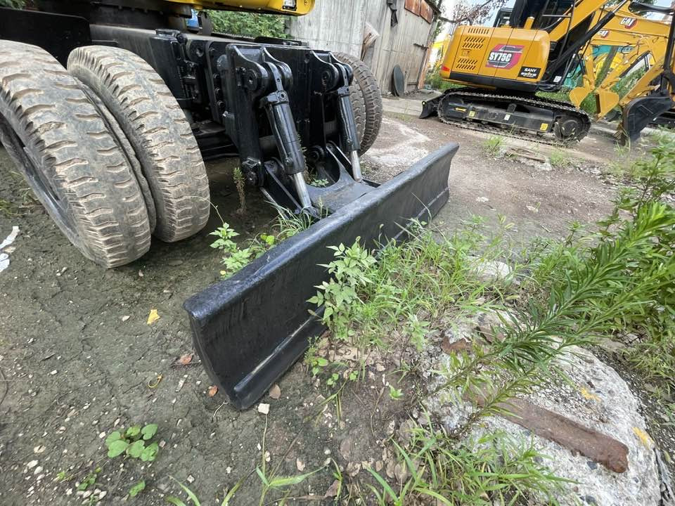 Komatsu PW160 - Pyöräalustainen kaivinkone: kuva Komatsu PW160 - Pyöräalustainen kaivinkone Komatsu PW160 - Pyöräalustainen kaivinkone: kuva Komatsu PW160 - Pyöräalustainen kaivinkone