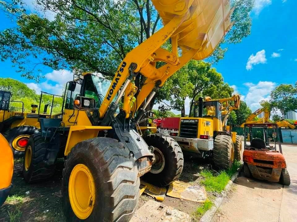 Komatsu WA380-6 - Pyöräkuormaaja: kuva Komatsu WA380-6 - Pyöräkuormaaja Komatsu WA380-6 - Pyöräkuormaaja: kuva Komatsu WA380-6 - Pyöräkuormaaja