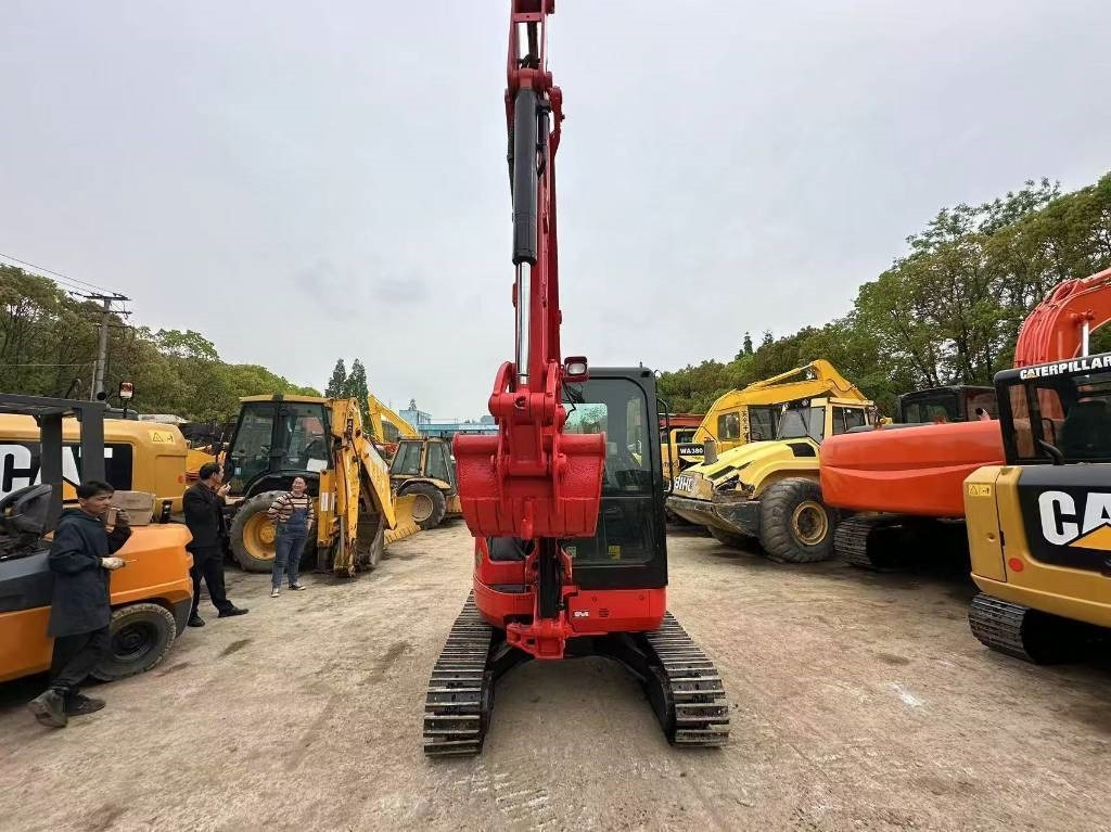 Kubota U-35 - Minikuormaaja: kuva Kubota U-35 - Minikuormaaja Kubota U-35 - Minikuormaaja: kuva Kubota U-35 - Minikuormaaja