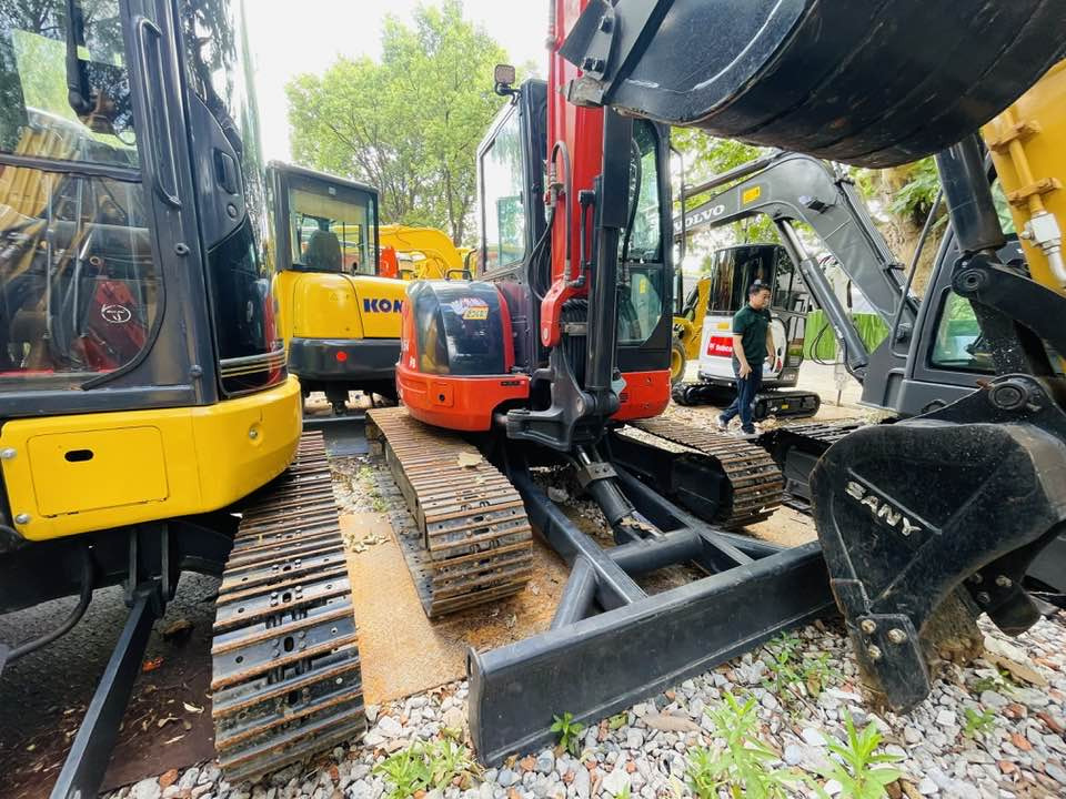 Kubota U55‑4 - Minikuormaaja: kuva Kubota U55‑4 - Minikuormaaja Kubota U55‑4 - Minikuormaaja: kuva Kubota U55‑4 - Minikuormaaja