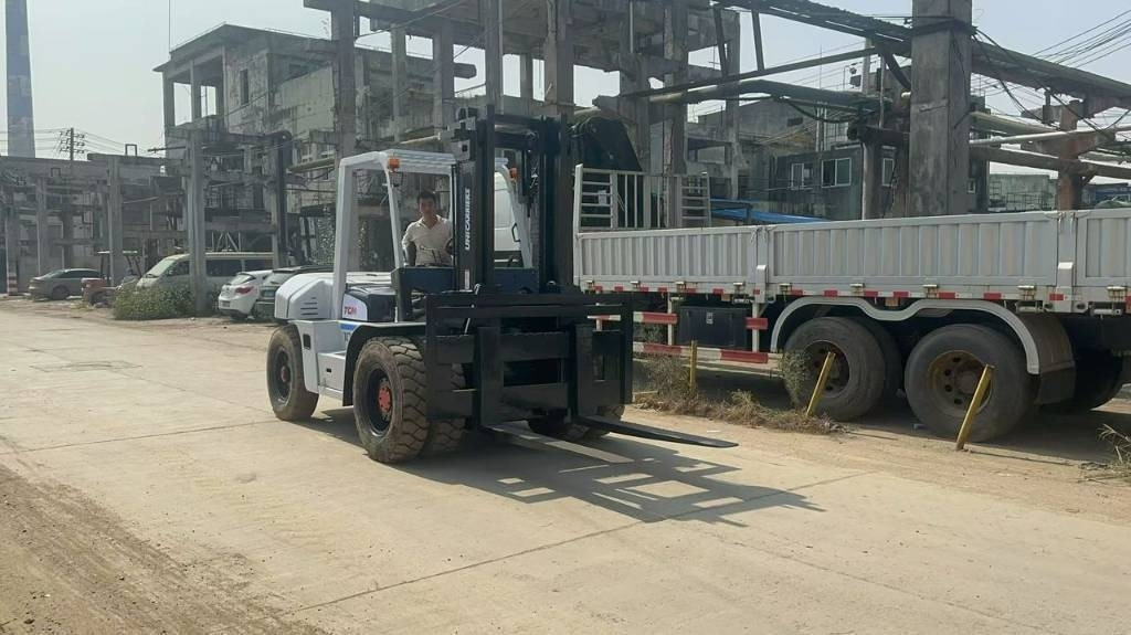 TCM FD 100 Z8 - Kurottaja: kuva TCM FD 100 Z8 - Kurottaja TCM FD 100 Z8 - Kurottaja: kuva TCM FD 100 Z8 - Kurottaja