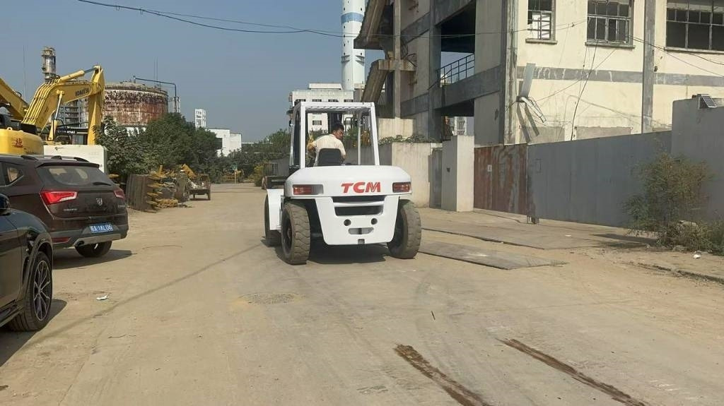 TCM FD 100 Z8 - Kurottaja: kuva TCM FD 100 Z8 - Kurottaja TCM FD 100 Z8 - Kurottaja: kuva TCM FD 100 Z8 - Kurottaja