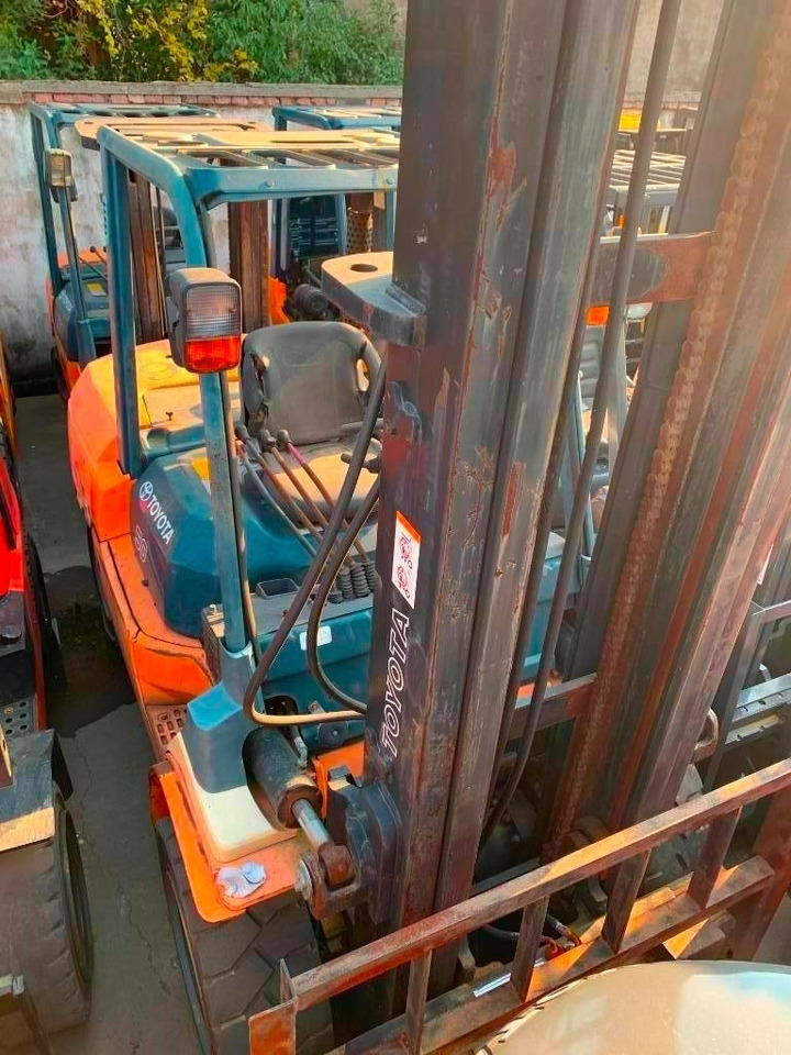 Toyota 7 FDA 50 - Dieseltrukki: kuva Toyota 7 FDA 50 - Dieseltrukki Toyota 7 FDA 50 - Dieseltrukki: kuva Toyota 7 FDA 50 - Dieseltrukki