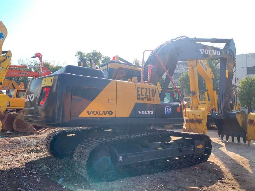 Volvo EC 210 - Telakaivukone: kuva Volvo EC 210 - Telakaivukone Volvo EC 210 - Telakaivukone: kuva Volvo EC 210 - Telakaivukone
