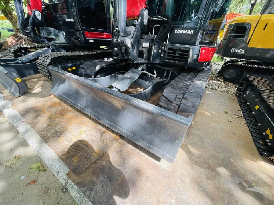 Yanmar ViO55 - Minikuormaaja: kuva Yanmar ViO55 - Minikuormaaja Yanmar ViO55 - Minikuormaaja: kuva Yanmar ViO55 - Minikuormaaja