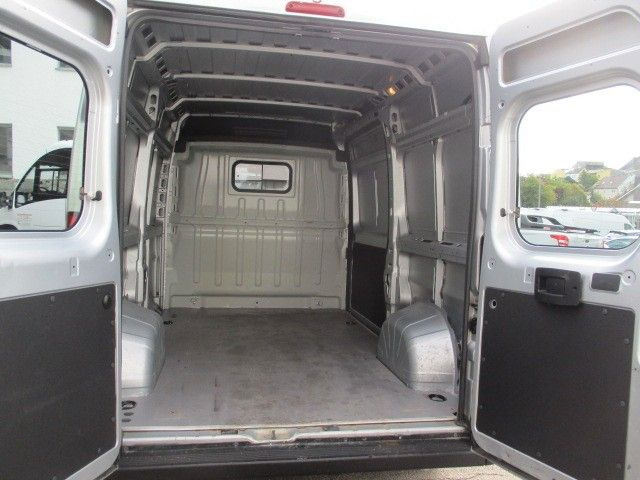 Fiat Ducato - Pieni pakettiauto: kuva Fiat Ducato - Pieni pakettiauto Fiat Ducato - Pieni pakettiauto: kuva Fiat Ducato - Pieni pakettiauto