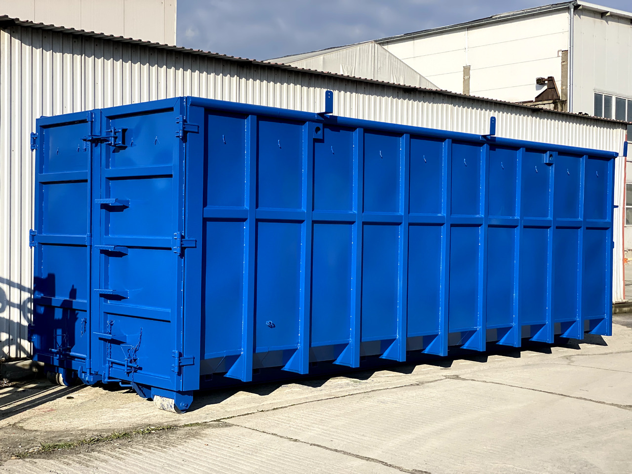 Metal-K Container/Abrollcontainer KP40SW - Vaihtolava: kuva Metal-K Container/Abrollcontainer KP40SW - Vaihtolava Metal-K Container/Abrollcontainer KP40SW - Vaihtolava: kuva Metal-K Container/Abrollcontainer KP40SW - Vaihtolava