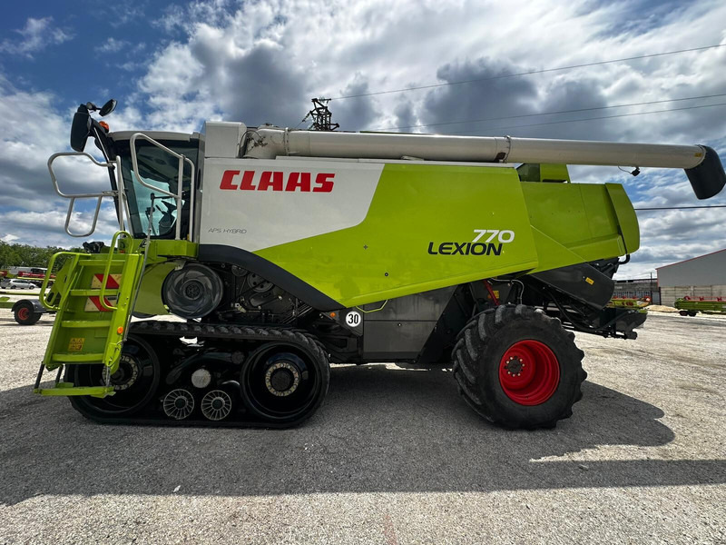 Claas Lexion 770 TT - Leikkuupuimuri: kuva Claas Lexion 770 TT - Leikkuupuimuri Claas Lexion 770 TT - Leikkuupuimuri: kuva Claas Lexion 770 TT - Leikkuupuimuri