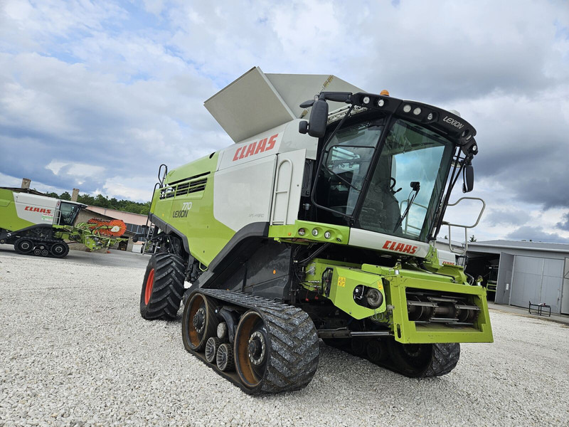 Claas Lexion 770tt - Leikkuupuimuri: kuva Claas Lexion 770tt - Leikkuupuimuri Claas Lexion 770tt - Leikkuupuimuri: kuva Claas Lexion 770tt - Leikkuupuimuri