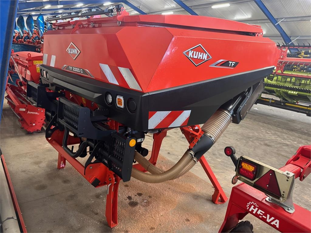 Kuhn TF 2300 C ISOBUS - Säiliö: kuva Kuhn TF 2300 C ISOBUS - Säiliö Kuhn TF 2300 C ISOBUS - Säiliö: kuva Kuhn TF 2300 C ISOBUS - Säiliö