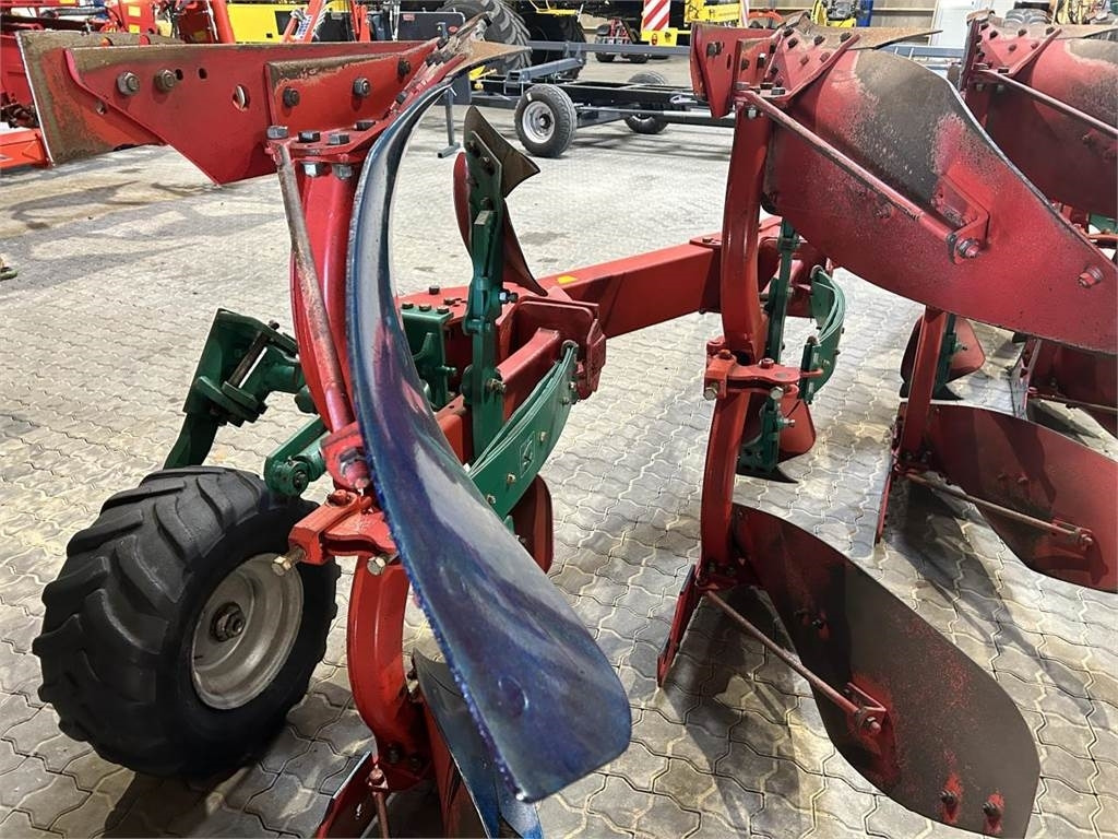 Kverneland ED 100-300-28 MED IP - Aura: kuva Kverneland ED 100-300-28 MED IP - Aura Kverneland ED 100-300-28 MED IP - Aura: kuva Kverneland ED 100-300-28 MED IP - Aura