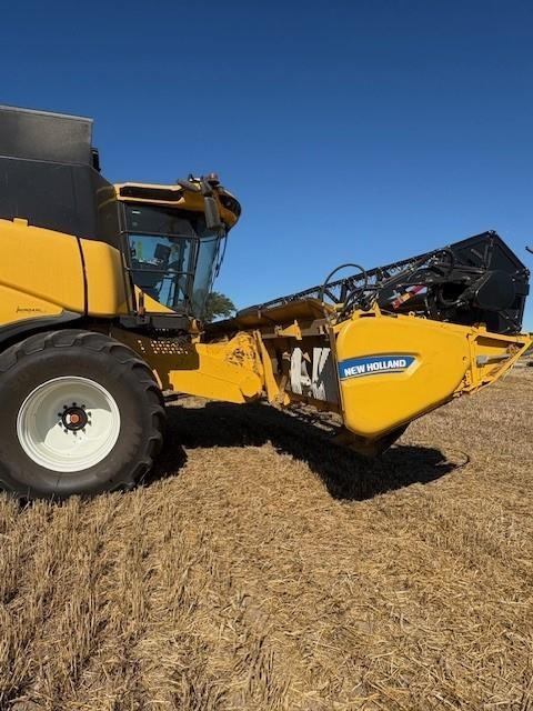 New Holland CX8.70 SLH - Leikkuupuimuri: kuva New Holland CX8.70 SLH - Leikkuupuimuri New Holland CX8.70 SLH - Leikkuupuimuri: kuva New Holland CX8.70 SLH - Leikkuupuimuri