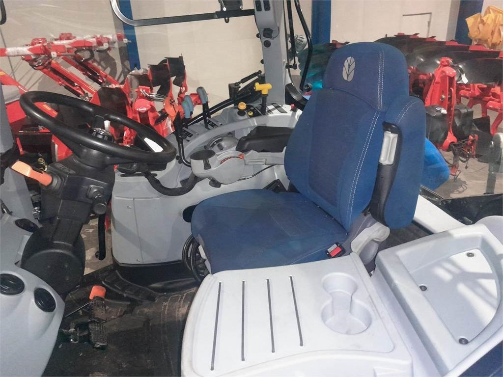 New Holland T7.195S STAGE V - Traktori: kuva New Holland T7.195S STAGE V - Traktori New Holland T7.195S STAGE V - Traktori: kuva New Holland T7.195S STAGE V - Traktori