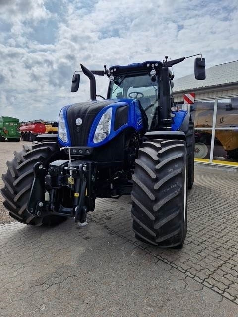 New Holland T8.435 PLMI UC ST. V  - Traktori: kuva New Holland T8.435 PLMI UC ST. V  - Traktori New Holland T8.435 PLMI UC ST. V  - Traktori: kuva New Holland T8.435 PLMI UC ST. V  - Traktori