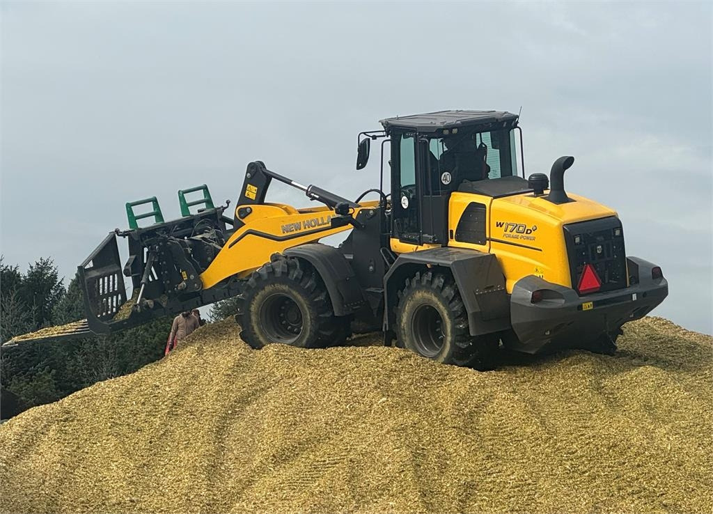 New Holland W170D2 S5 FORAGE POW  - Pyöräkuormaaja: kuva New Holland W170D2 S5 FORAGE POW  - Pyöräkuormaaja New Holland W170D2 S5 FORAGE POW  - Pyöräkuormaaja: kuva New Holland W170D2 S5 FORAGE POW  - Pyöräkuormaaja