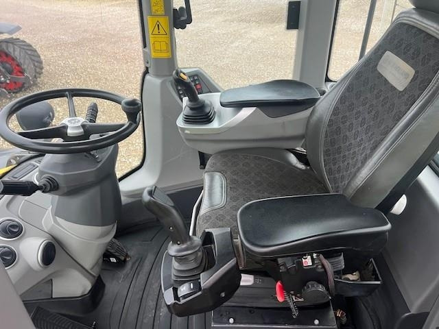 New Holland W190D ZB T4B - Pyöräkuormaaja: kuva New Holland W190D ZB T4B - Pyöräkuormaaja New Holland W190D ZB T4B - Pyöräkuormaaja: kuva New Holland W190D ZB T4B - Pyöräkuormaaja