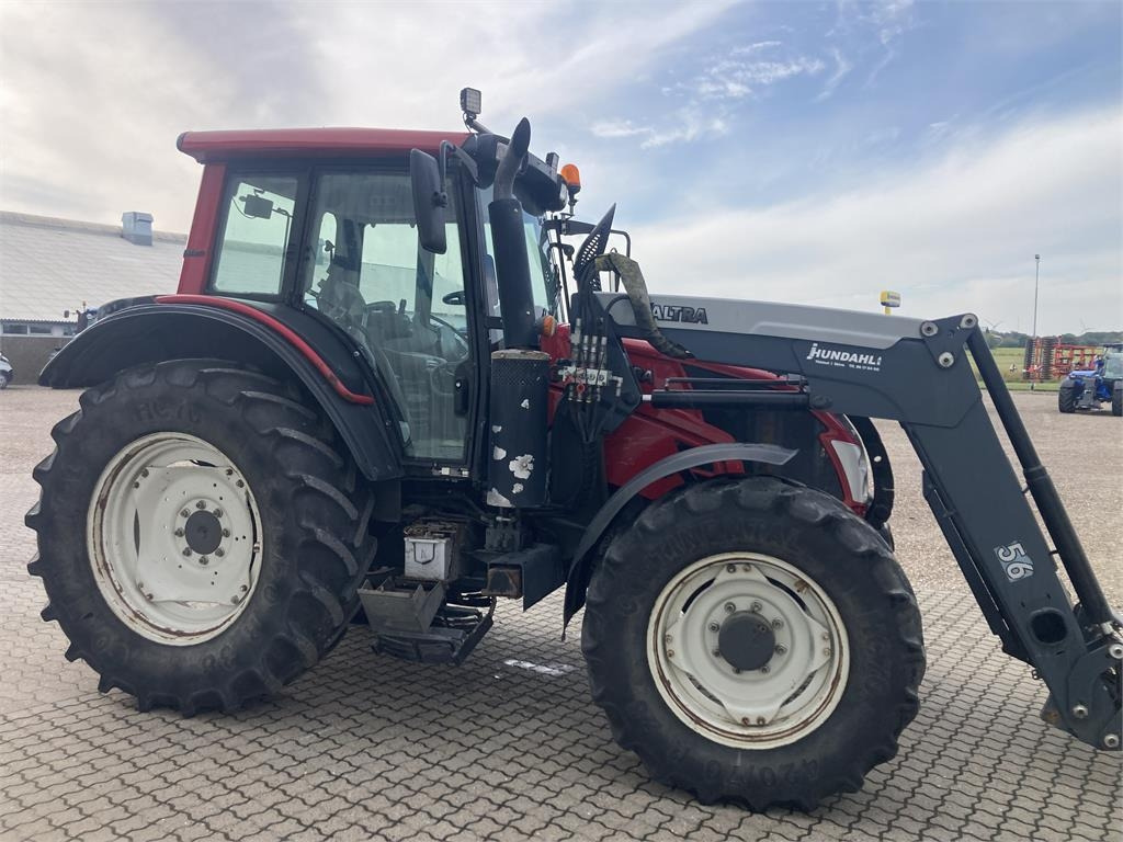 Valtra N123 MED FRONTLÆSSER - Traktori: kuva Valtra N123 MED FRONTLÆSSER - Traktori Valtra N123 MED FRONTLÆSSER - Traktori: kuva Valtra N123 MED FRONTLÆSSER - Traktori
