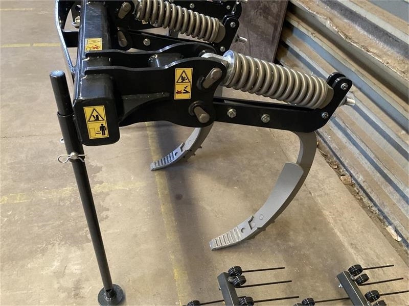 Agro-Tom 4 meter m. lift - Kultivaattori: kuva Agro-Tom 4 meter m. lift - Kultivaattori Agro-Tom 4 meter m. lift - Kultivaattori: kuva Agro-Tom 4 meter m. lift - Kultivaattori