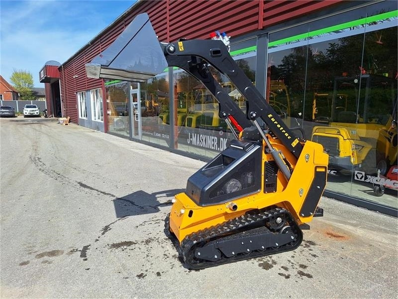 Eurotrac SK 10 - Liukuohjattu kuormaaja: kuva Eurotrac SK 10 - Liukuohjattu kuormaaja Eurotrac SK 10 - Liukuohjattu kuormaaja: kuva Eurotrac SK 10 - Liukuohjattu kuormaaja