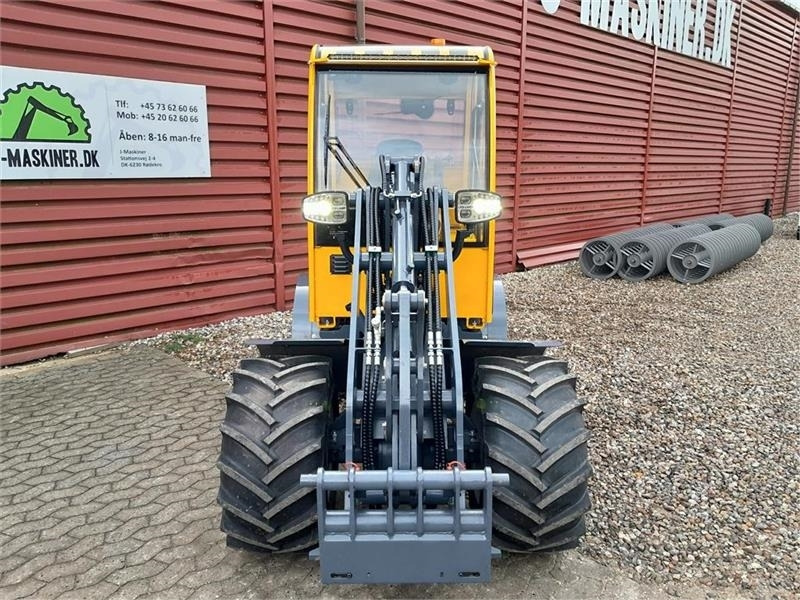 Eurotrac W12S med førerhus, skovl og gafler - Pyöräkuormaaja: kuva Eurotrac W12S med førerhus, skovl og gafler - Pyöräkuormaaja Eurotrac W12S med førerhus, skovl og gafler - Pyöräkuormaaja: kuva Eurotrac W12S med førerhus, skovl og gafler - Pyöräkuormaaja