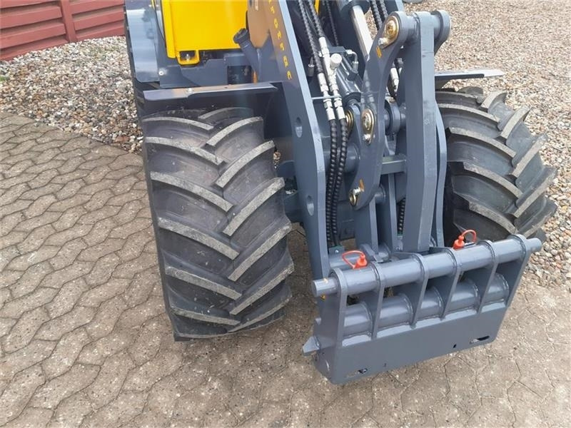 Eurotrac W12S med førerhus, skovl og gafler - Pyöräkuormaaja: kuva Eurotrac W12S med førerhus, skovl og gafler - Pyöräkuormaaja Eurotrac W12S med førerhus, skovl og gafler - Pyöräkuormaaja: kuva Eurotrac W12S med førerhus, skovl og gafler - Pyöräkuormaaja