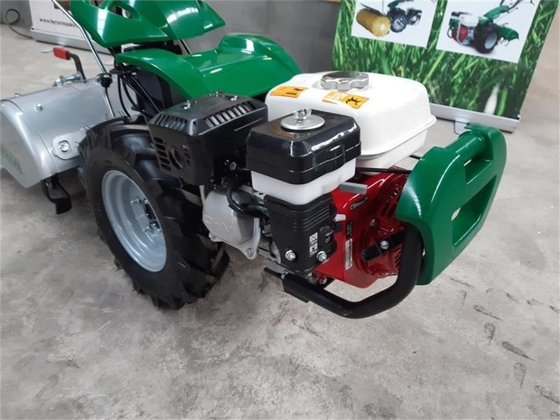 Ferrari 328 - Kunnan traktori: kuva Ferrari 328 - Kunnan traktori Ferrari 328 - Kunnan traktori: kuva Ferrari 328 - Kunnan traktori