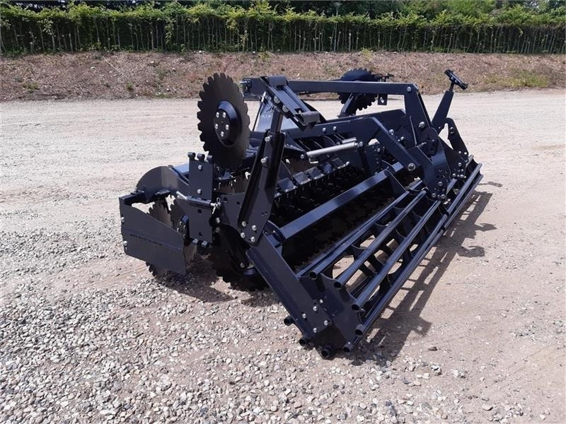 Inter-Tech Diskharve 4 meter J-Maskiner 4 meter med hydraulis - Lautasäes: kuva Inter-Tech Diskharve 4 meter J-Maskiner 4 meter med hydraulis - Lautasäes Inter-Tech Diskharve 4 meter J-Maskiner 4 meter med hydraulis - Lautasäes: kuva Inter-Tech Diskharve 4 meter J-Maskiner 4 meter med hydraulis - Lautasäes