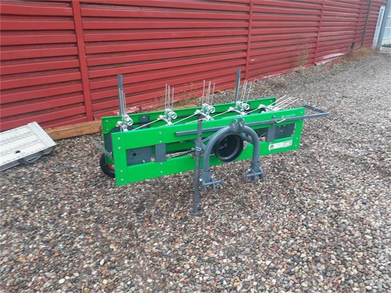 - - - HØ VENDER - Lisälaitteet - Kunnan traktori: kuva - - - HØ VENDER - Lisälaitteet - Kunnan traktori - - - HØ VENDER - Lisälaitteet - Kunnan traktori: kuva - - - HØ VENDER - Lisälaitteet - Kunnan traktori