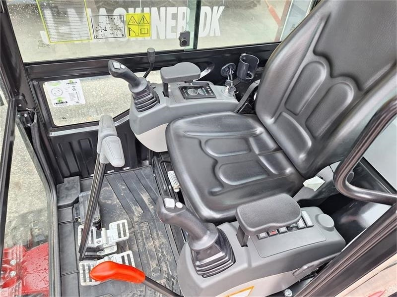 Minikuormaaja Mole M20 MED TILT: kuva Minikuormaaja Mole M20 MED TILT