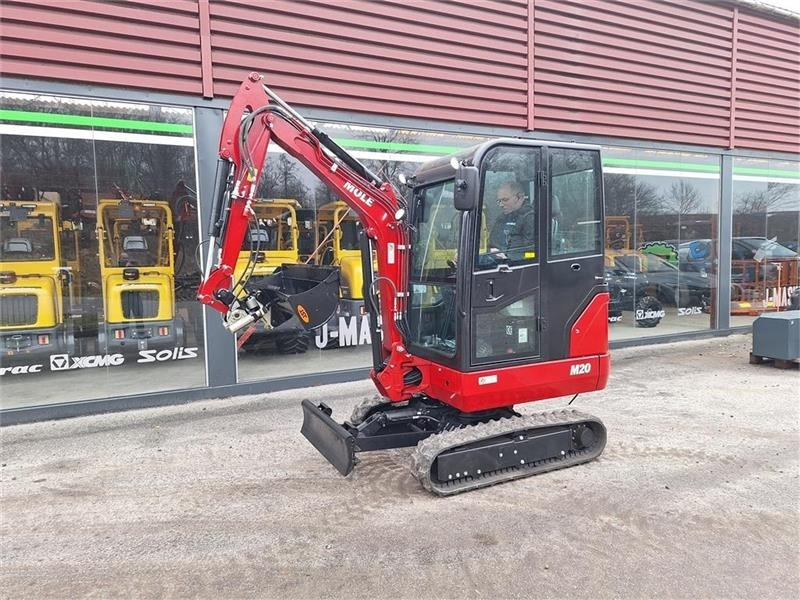 Mole M20 MED TILT - Minikuormaaja: kuva Mole M20 MED TILT - Minikuormaaja Mole M20 MED TILT - Minikuormaaja: kuva Mole M20 MED TILT - Minikuormaaja