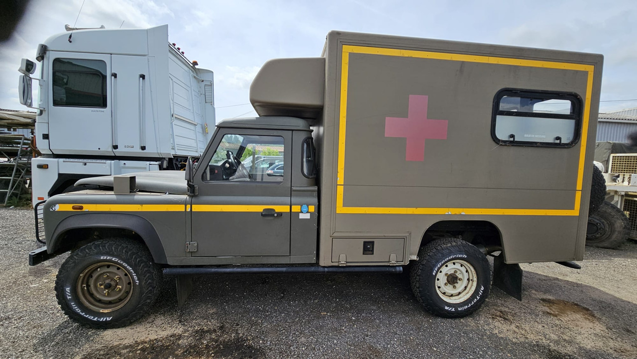 LAND ROVER Défender Ambulance - Tavara-auto: kuva LAND ROVER Défender Ambulance - Tavara-auto LAND ROVER Défender Ambulance - Tavara-auto: kuva LAND ROVER Défender Ambulance - Tavara-auto