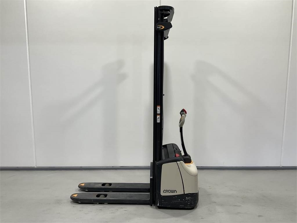 Crown WF3000-1,2 TF  - Pinoamistrukki: kuva Crown WF3000-1,2 TF  - Pinoamistrukki Crown WF3000-1,2 TF  - Pinoamistrukki: kuva Crown WF3000-1,2 TF  - Pinoamistrukki