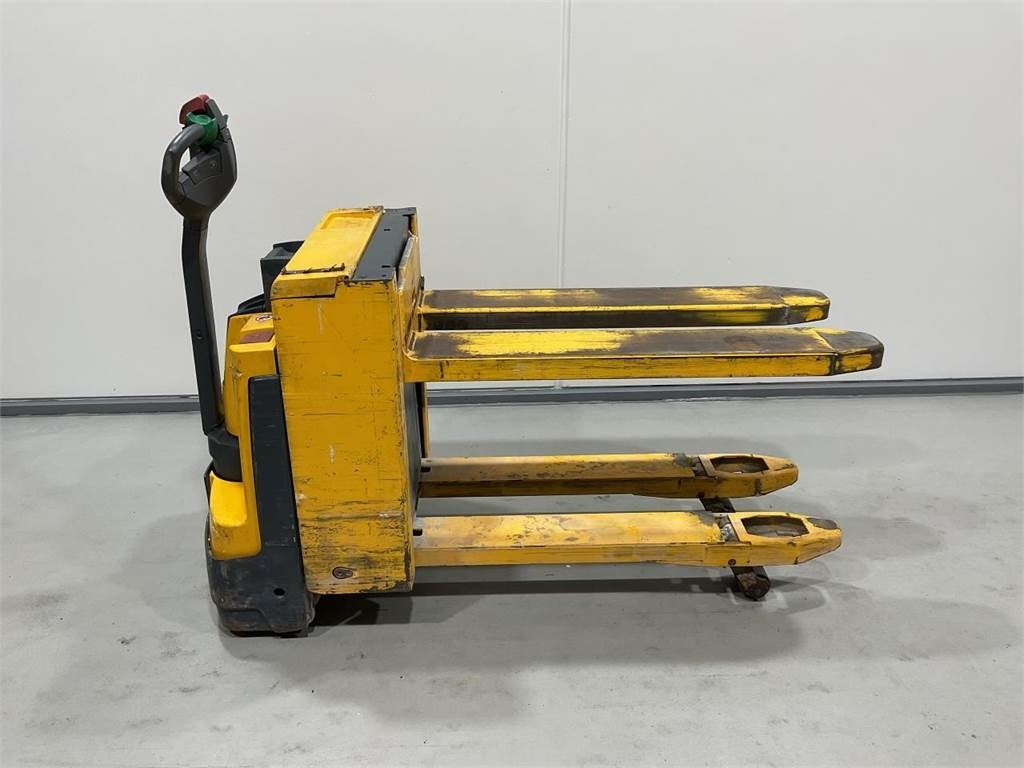 Jungheinrich EJE C20 - Haarukkavaunu: kuva Jungheinrich EJE C20 - Haarukkavaunu Jungheinrich EJE C20 - Haarukkavaunu: kuva Jungheinrich EJE C20 - Haarukkavaunu