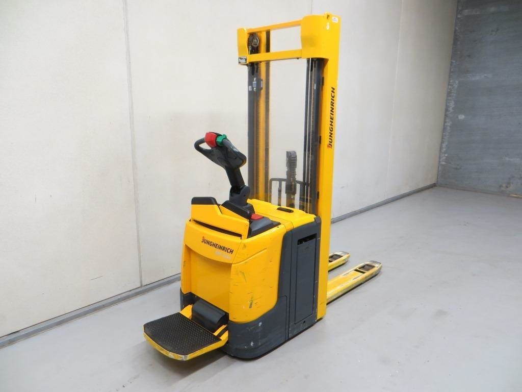 Jungheinrich ERC 214Z - Pinoamistrukki: kuva Jungheinrich ERC 214Z - Pinoamistrukki Jungheinrich ERC 214Z - Pinoamistrukki: kuva Jungheinrich ERC 214Z - Pinoamistrukki