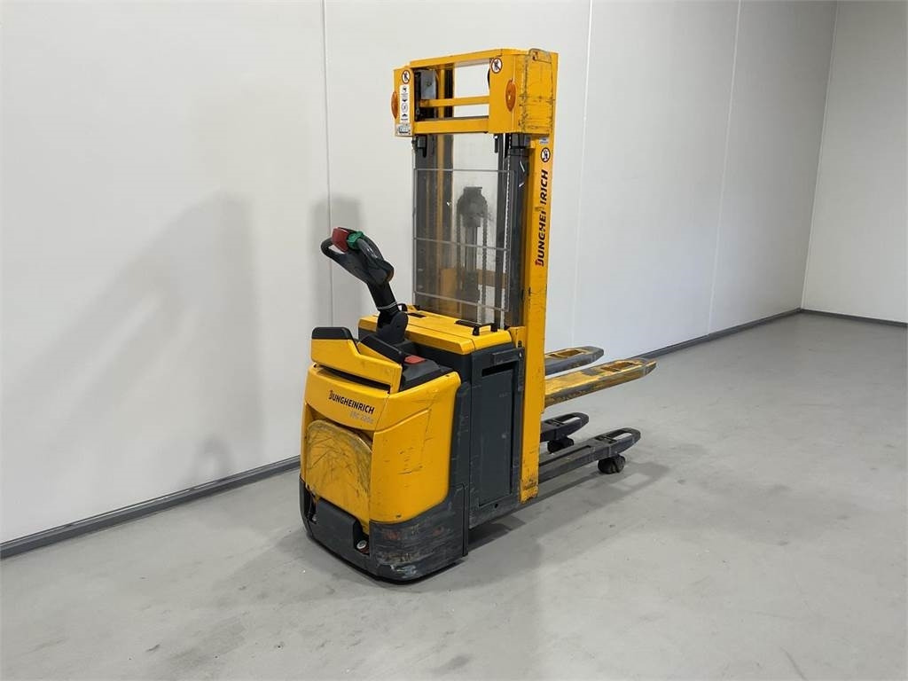 Jungheinrich ERC 220Z - Pinoamistrukki: kuva Jungheinrich ERC 220Z - Pinoamistrukki Jungheinrich ERC 220Z - Pinoamistrukki: kuva Jungheinrich ERC 220Z - Pinoamistrukki