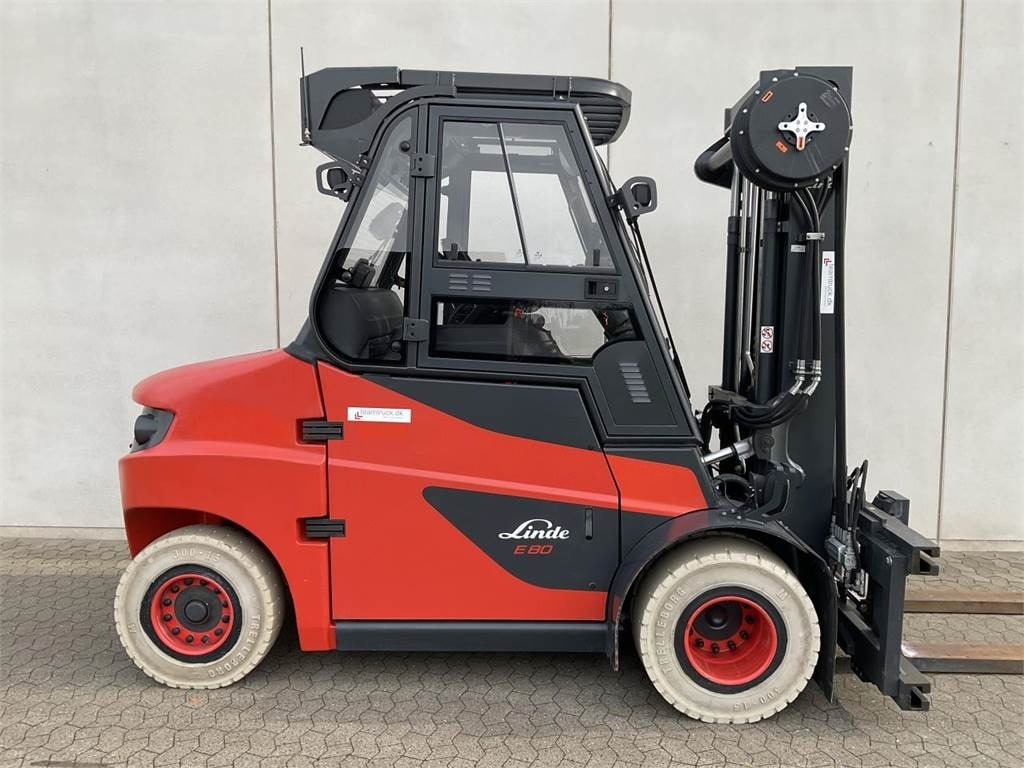 Linde E80-01/900 - Sähkötrukki: kuva Linde E80-01/900 - Sähkötrukki Linde E80-01/900 - Sähkötrukki: kuva Linde E80-01/900 - Sähkötrukki