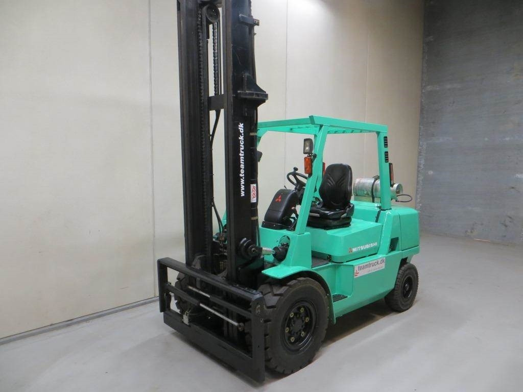 Mitsubishi FG45K2 - Kaasutrukki: kuva Mitsubishi FG45K2 - Kaasutrukki Mitsubishi FG45K2 - Kaasutrukki: kuva Mitsubishi FG45K2 - Kaasutrukki