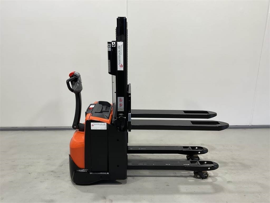 Toyota SWE200D - Pinoamistrukki: kuva Toyota SWE200D - Pinoamistrukki Toyota SWE200D - Pinoamistrukki: kuva Toyota SWE200D - Pinoamistrukki