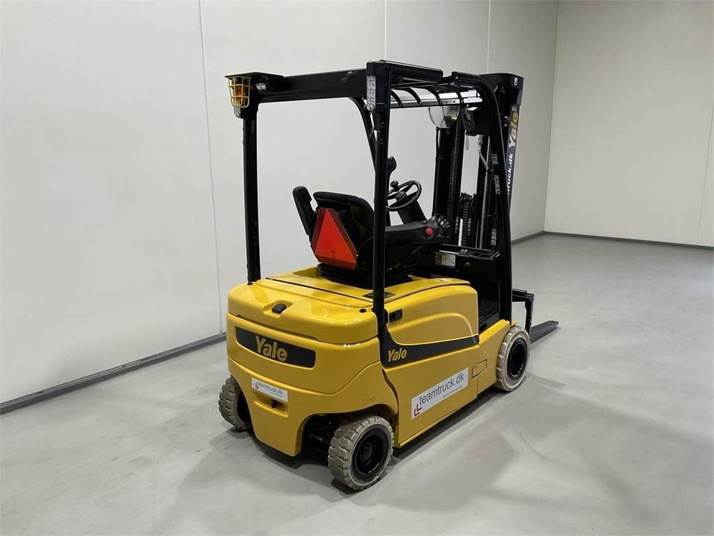 Yale ERP18VF - Sähkötrukki: kuva Yale ERP18VF - Sähkötrukki Yale ERP18VF - Sähkötrukki: kuva Yale ERP18VF - Sähkötrukki