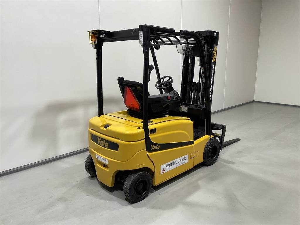 Yale ERP18VF - Sähkötrukki: kuva Yale ERP18VF - Sähkötrukki Yale ERP18VF - Sähkötrukki: kuva Yale ERP18VF - Sähkötrukki