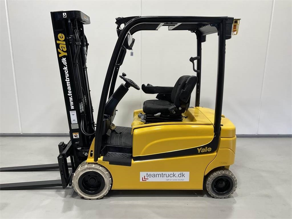 Yale ERP18VF - Sähkötrukki: kuva Yale ERP18VF - Sähkötrukki Yale ERP18VF - Sähkötrukki: kuva Yale ERP18VF - Sähkötrukki