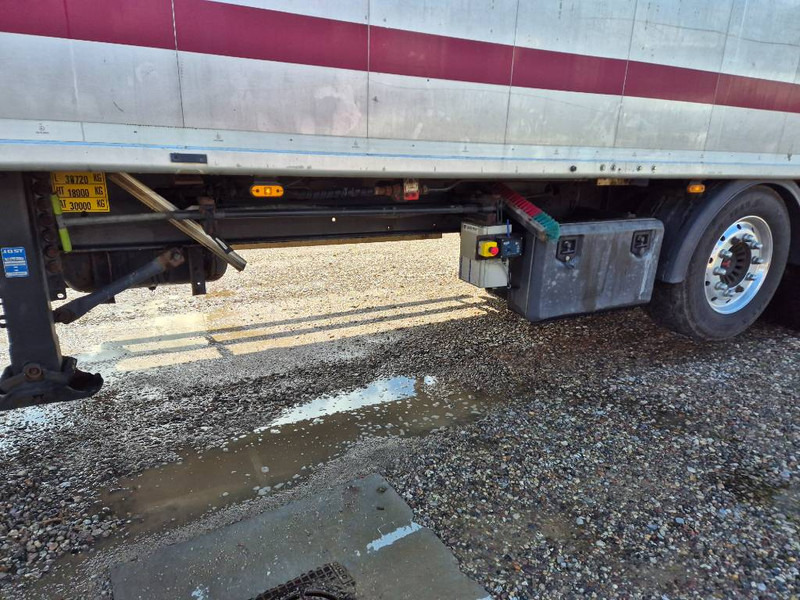 AMT 4 akslet walking floor trailer - Moving floor puoliperävaunu: kuva AMT 4 akslet walking floor trailer - Moving floor puoliperävaunu AMT 4 akslet walking floor trailer - Moving floor puoliperävaunu: kuva AMT 4 akslet walking floor trailer - Moving floor puoliperävaunu
