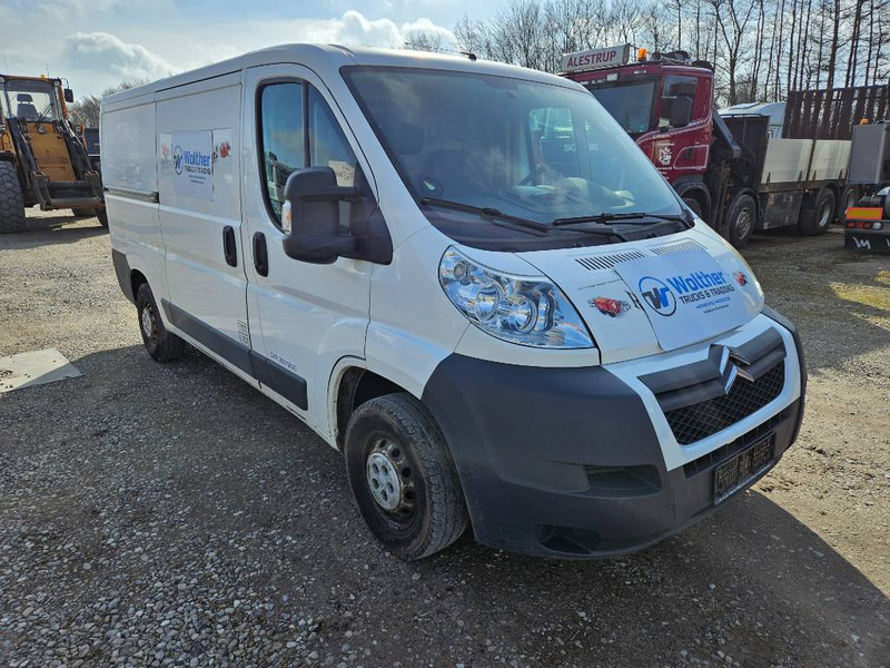 Citroën Jumper 30 2,2 HDi 130 Box - Pieni pakettiauto: kuva Citroën Jumper 30 2,2 HDi 130 Box - Pieni pakettiauto Citroën Jumper 30 2,2 HDi 130 Box - Pieni pakettiauto: kuva Citroën Jumper 30 2,2 HDi 130 Box - Pieni pakettiauto